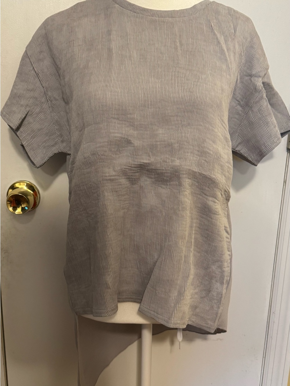 Zara Light Gray Short-Sleeve Crew Neck Shirt - strip pattern